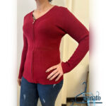 ژاکت بافت زنانه قرمز LIZ JORDAN مدل تمام‌زیپ – گرم، شیک و پرفروش پاییز و زمستان